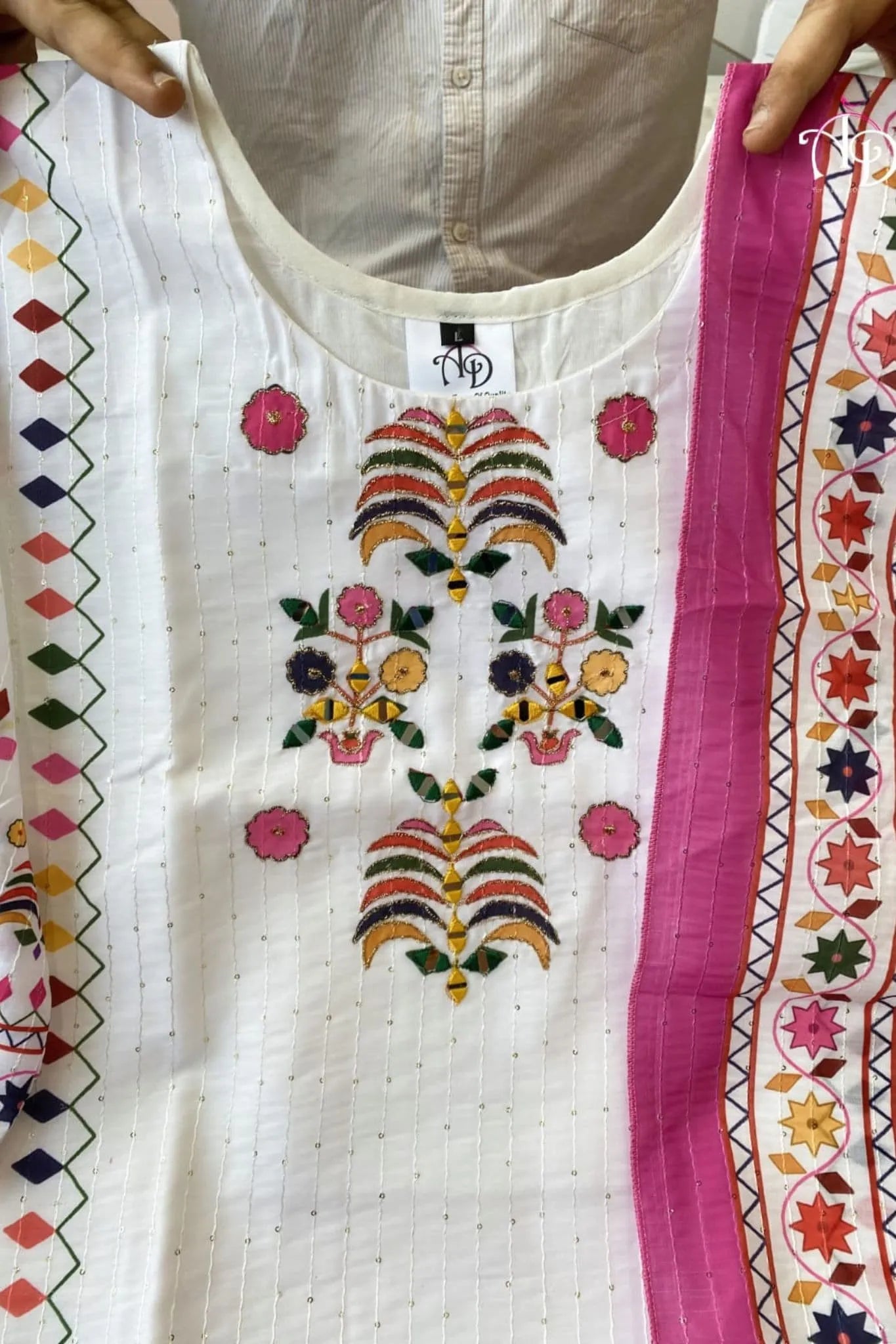 New Collection Beautiful Jaipuri Print Muslin Kurti, Pent With Duppata